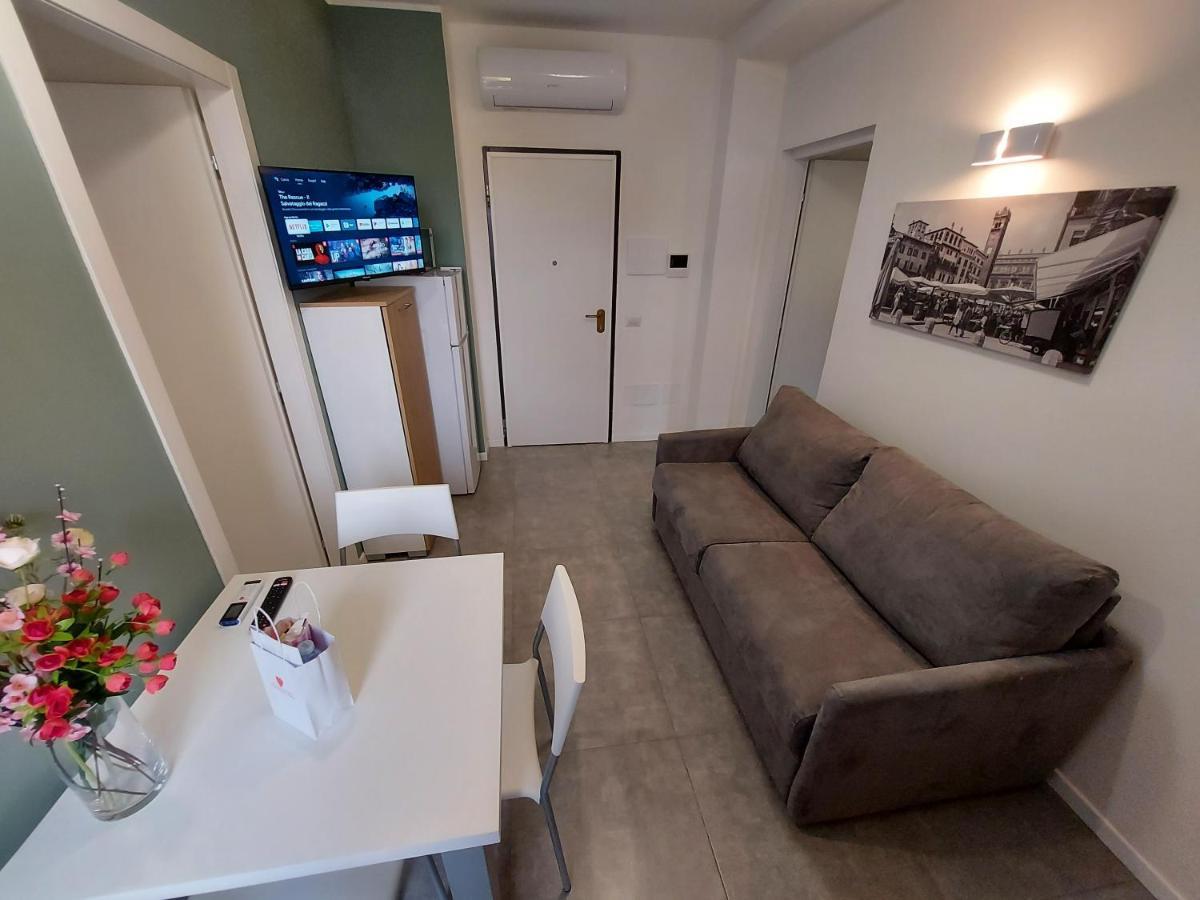 Residenza Delizia Camere & Appartamenti "Residenze Del Cuore" Βερόνα Εξωτερικό φωτογραφία
