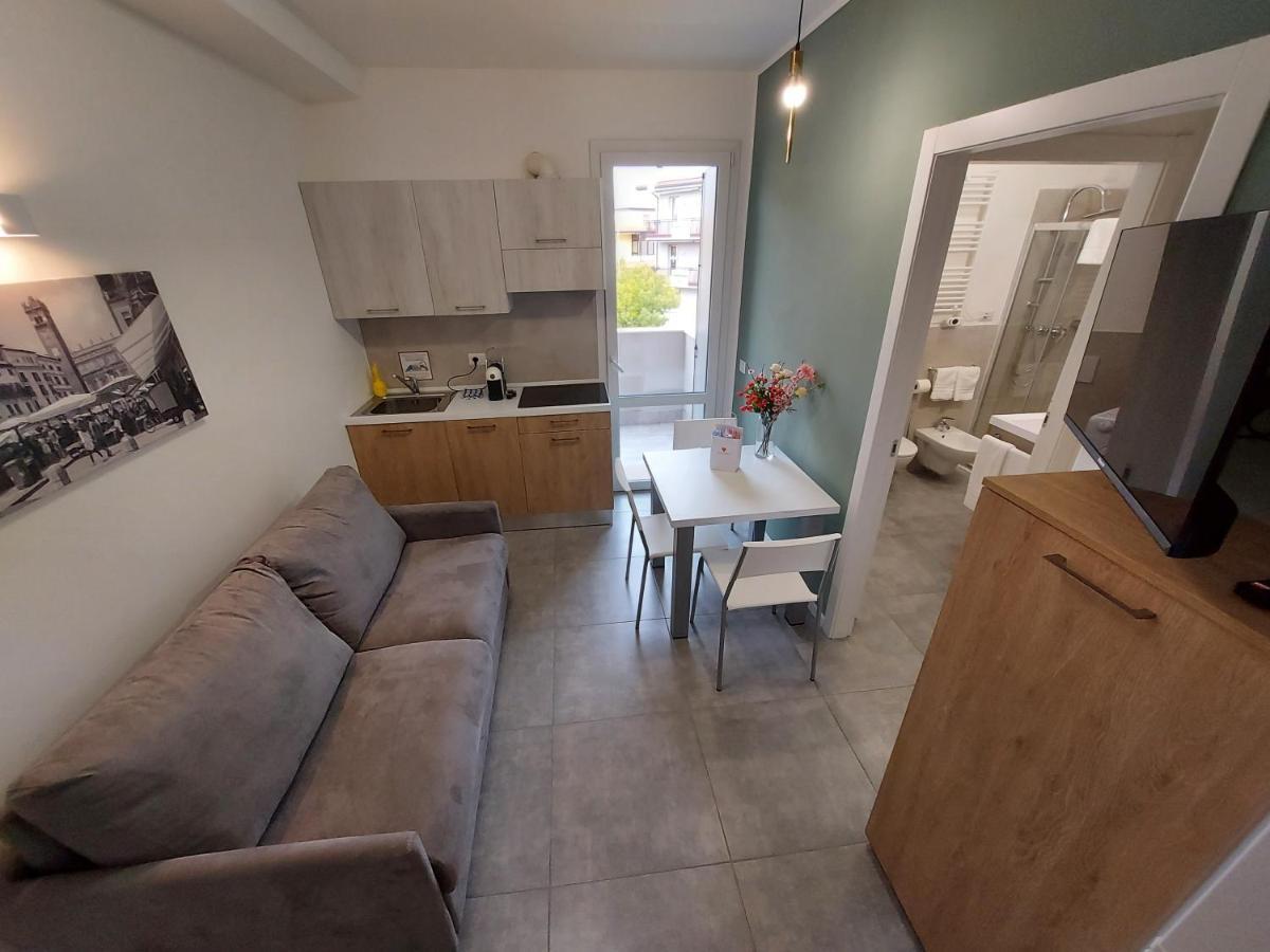 Residenza Delizia Camere & Appartamenti "Residenze Del Cuore" Βερόνα Εξωτερικό φωτογραφία