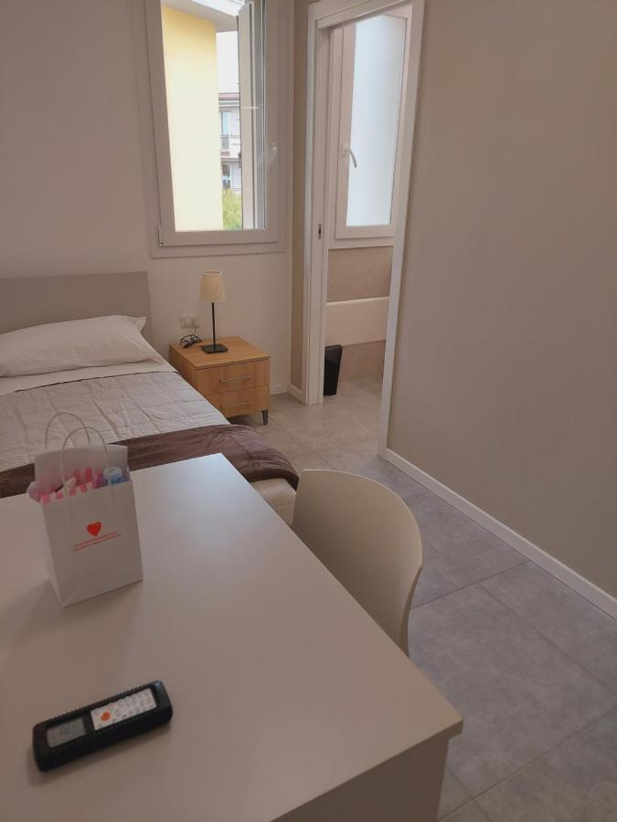 Residenza Delizia Camere & Appartamenti "Residenze Del Cuore" Βερόνα Εξωτερικό φωτογραφία