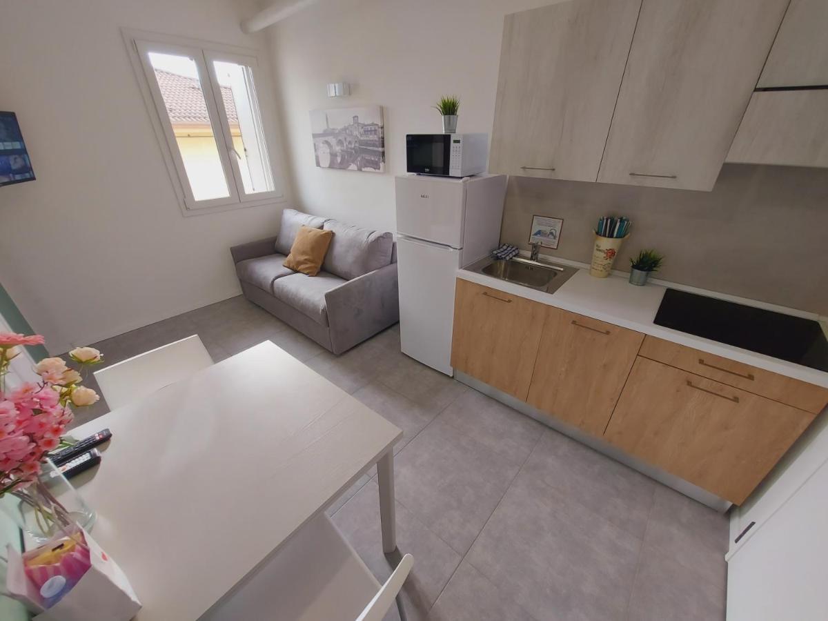 Residenza Delizia Camere & Appartamenti "Residenze Del Cuore" Βερόνα Εξωτερικό φωτογραφία