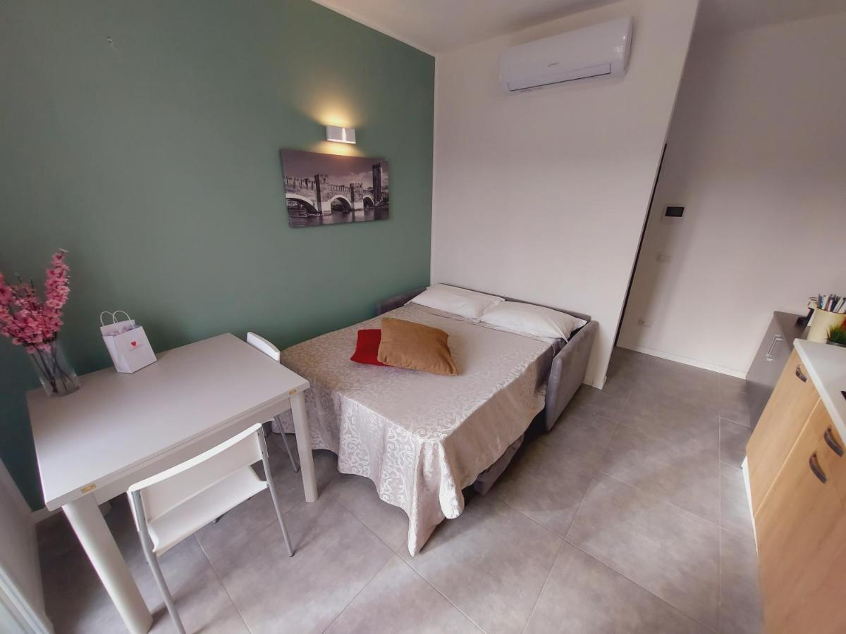Residenza Delizia Camere & Appartamenti "Residenze Del Cuore" Βερόνα Εξωτερικό φωτογραφία