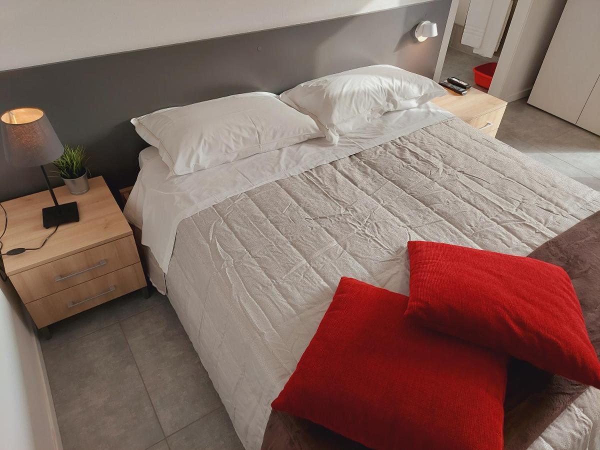 Residenza Delizia Camere & Appartamenti "Residenze Del Cuore" Βερόνα Εξωτερικό φωτογραφία