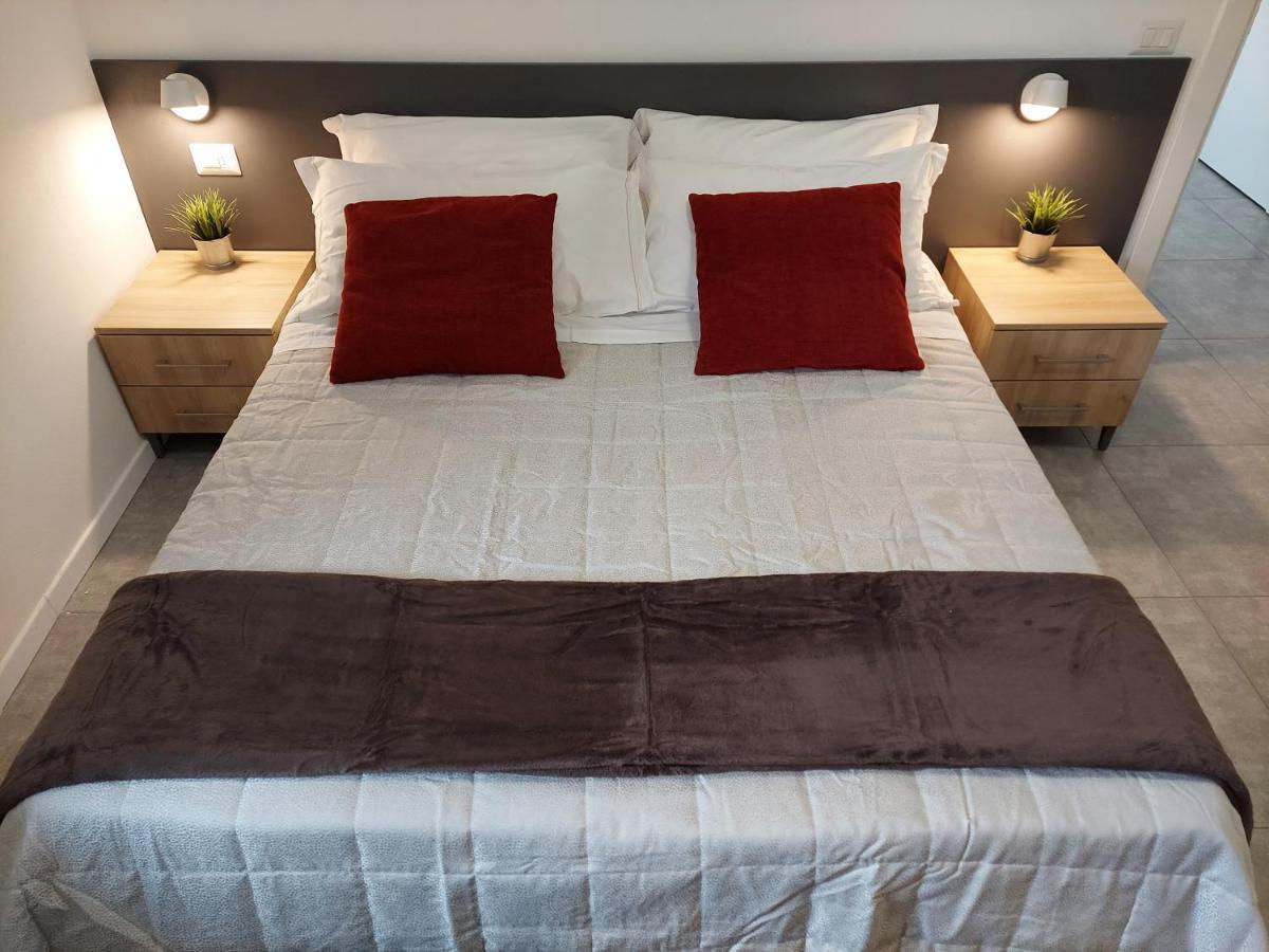 Residenza Delizia Camere & Appartamenti "Residenze Del Cuore" Βερόνα Εξωτερικό φωτογραφία