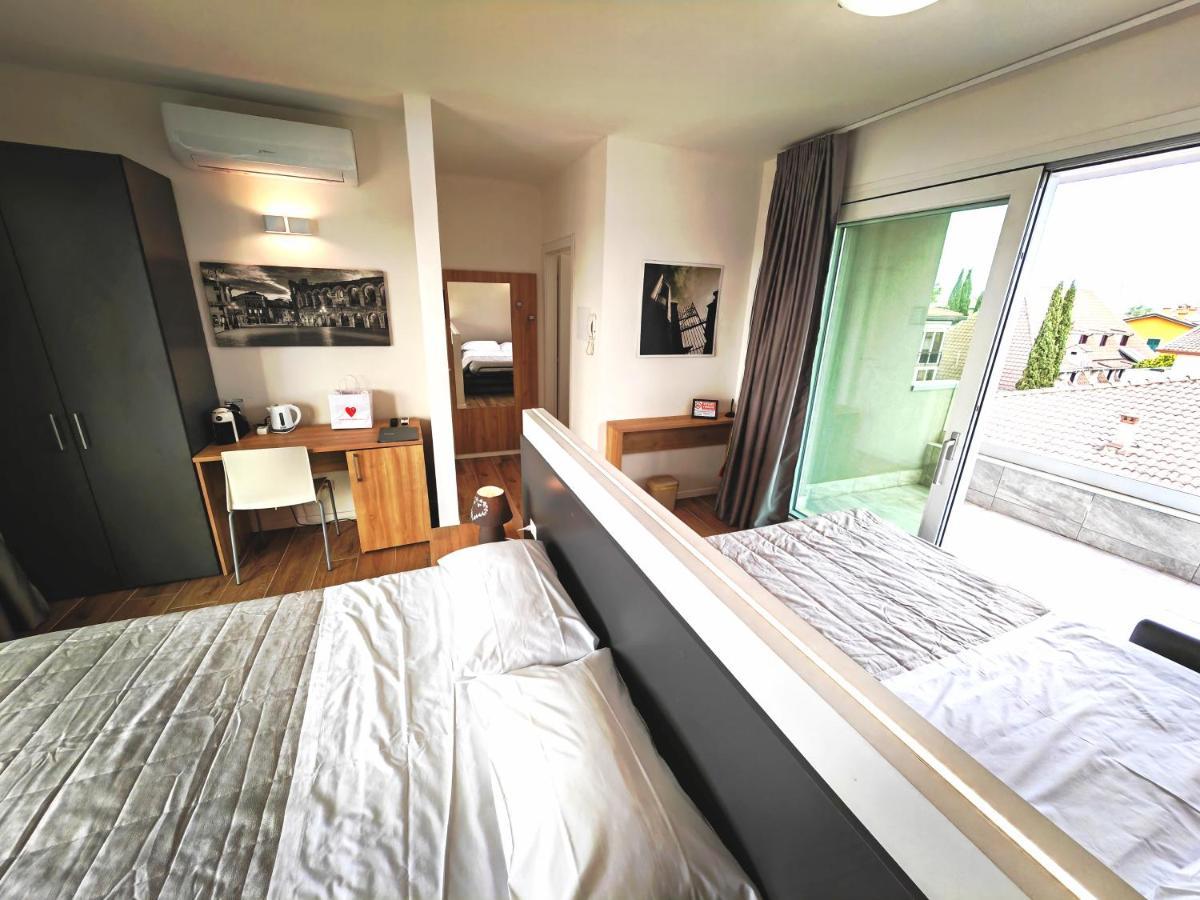 Residenza Delizia Camere & Appartamenti "Residenze Del Cuore" Βερόνα Εξωτερικό φωτογραφία