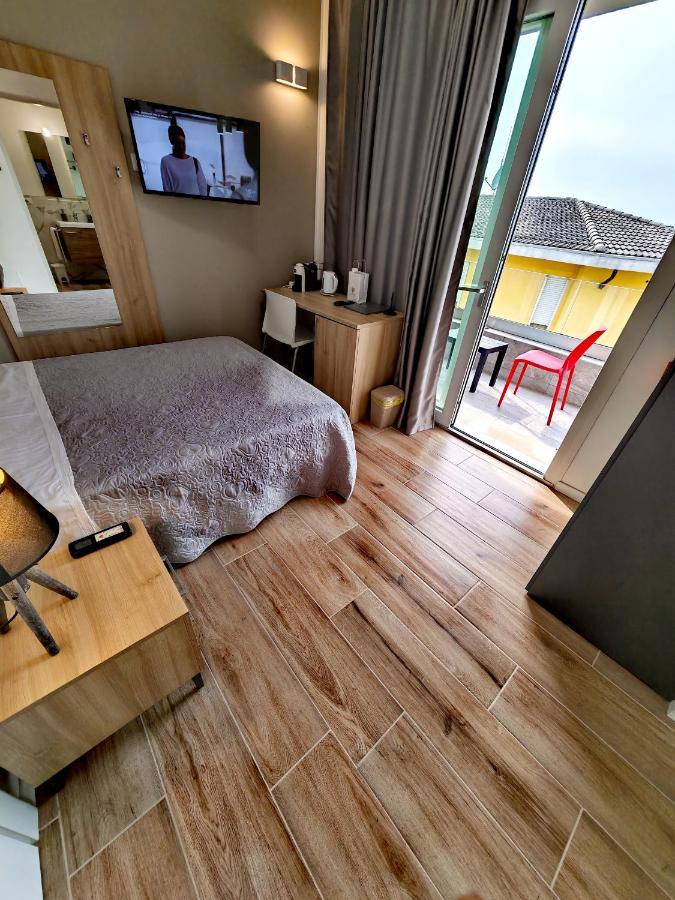 Residenza Delizia Camere & Appartamenti "Residenze Del Cuore" Βερόνα Εξωτερικό φωτογραφία
