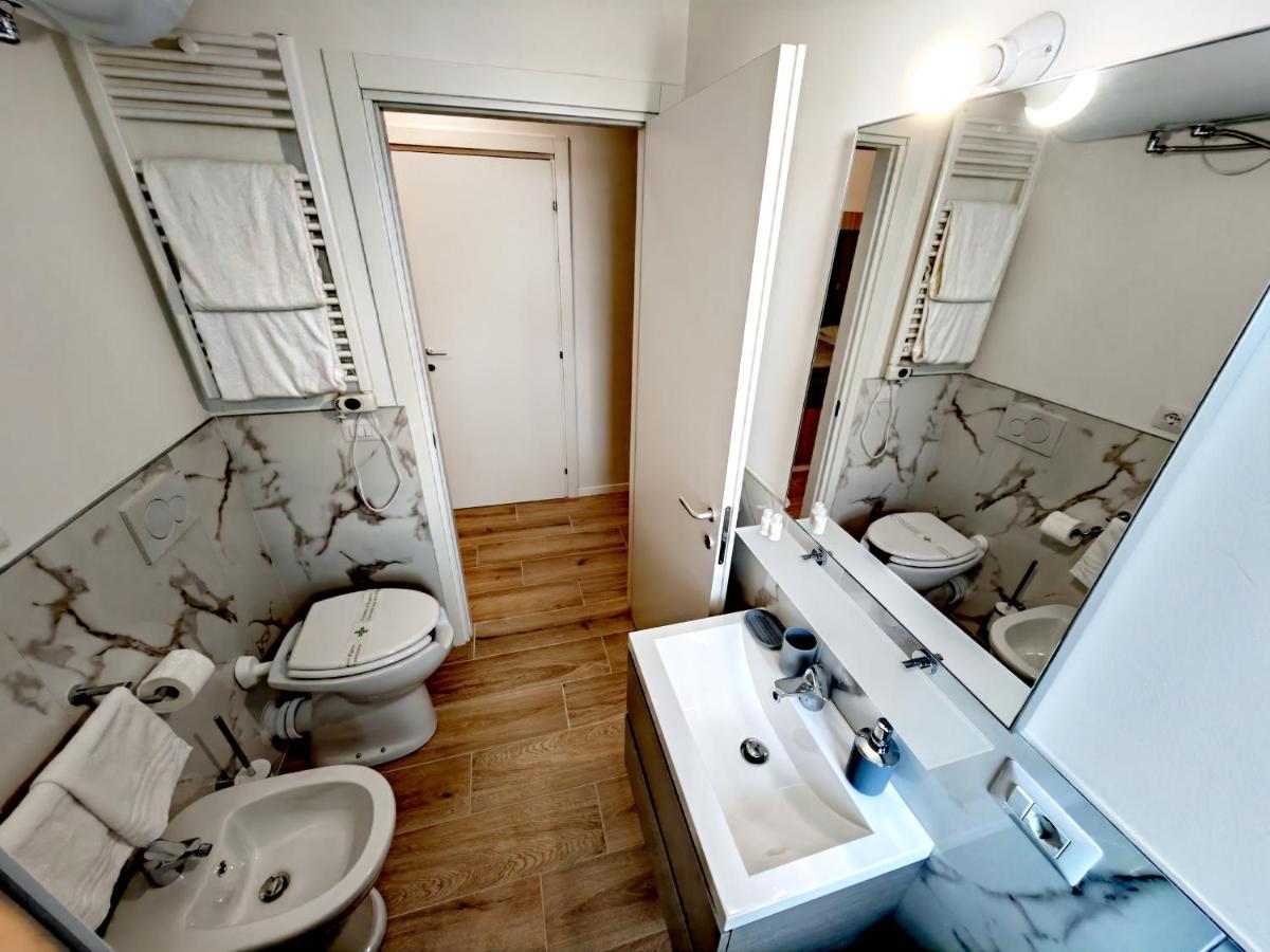 Residenza Delizia Camere & Appartamenti "Residenze Del Cuore" Βερόνα Εξωτερικό φωτογραφία